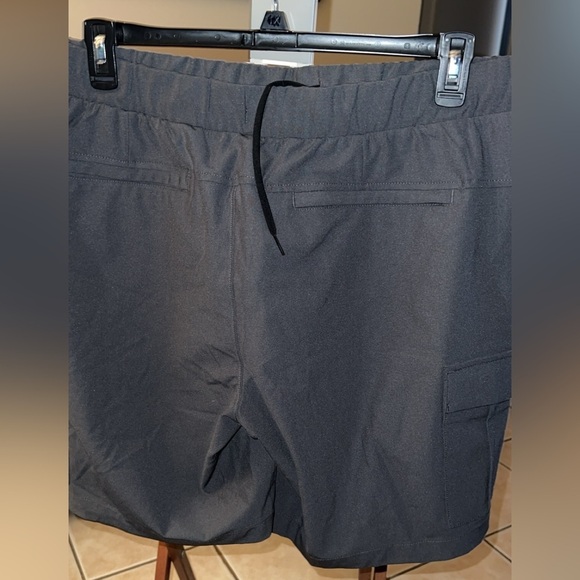 Men’s gray pull on cargo shorts - Picture 5 of 6